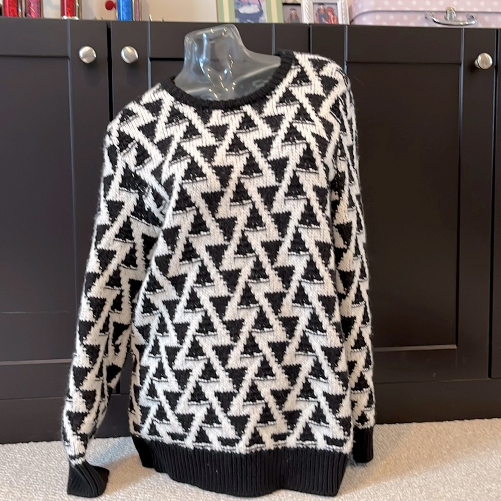 DKNY MEN'S/ women’s TRIANGLE STITCH LONG SLEEVE CREW NECK SWEATER BLACK WHITE